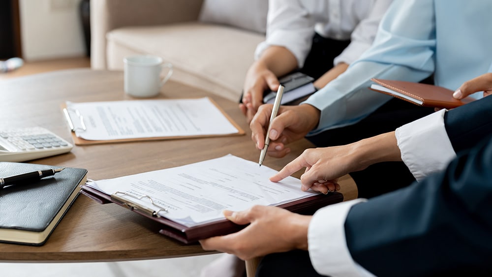 agent signing contract with client