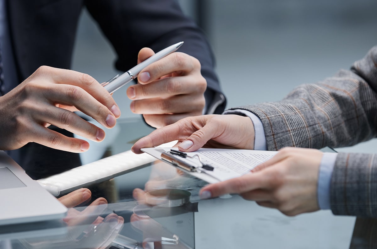 contractor signing negotiations