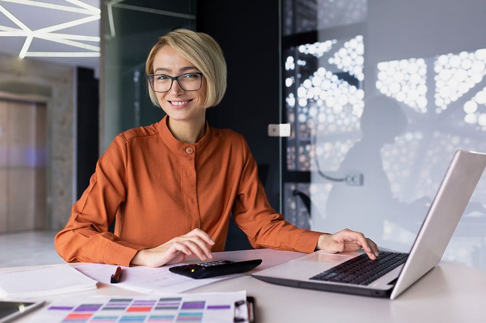 female billing employee