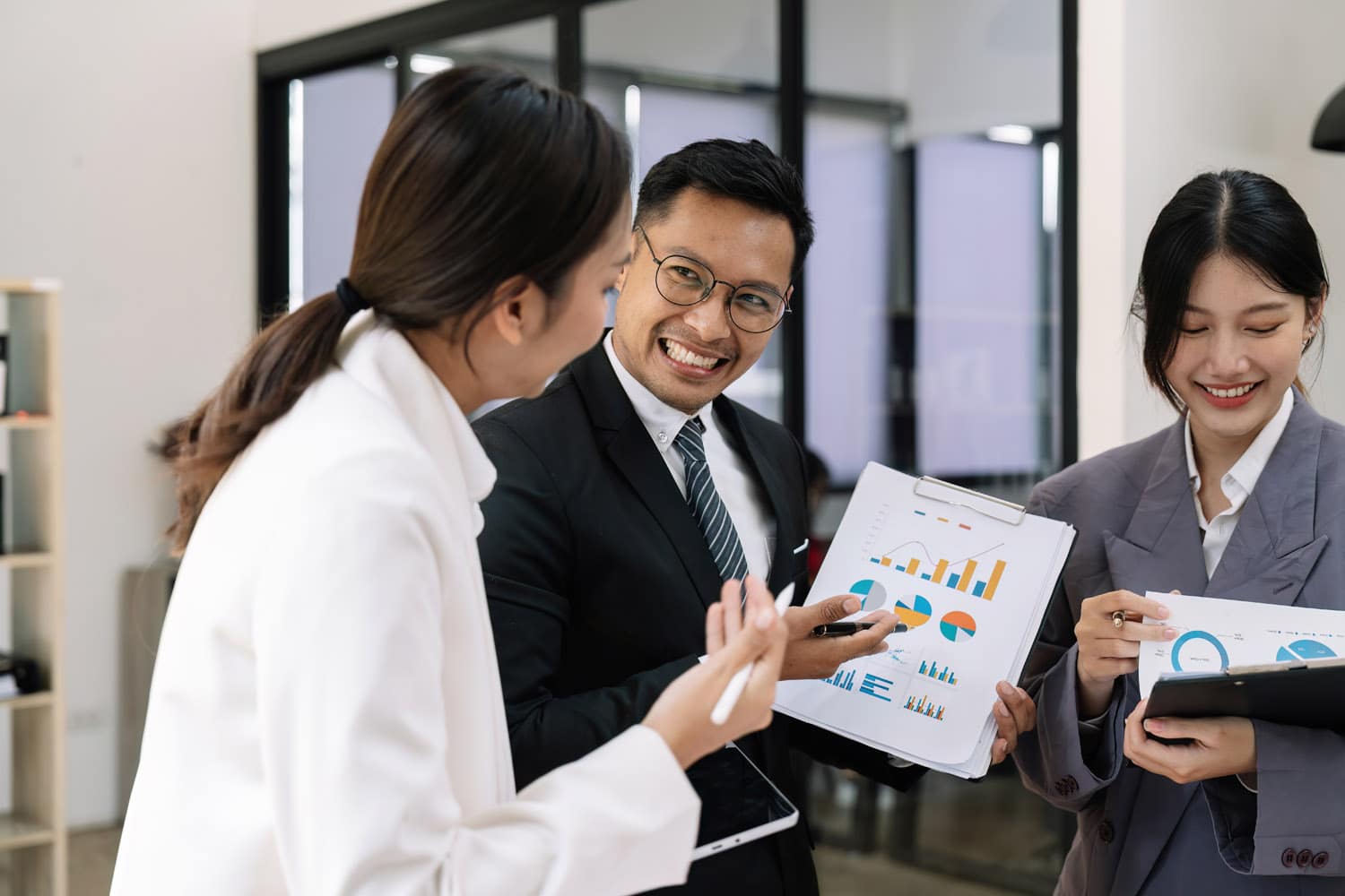fiduciary presenting organized financial chart documents
