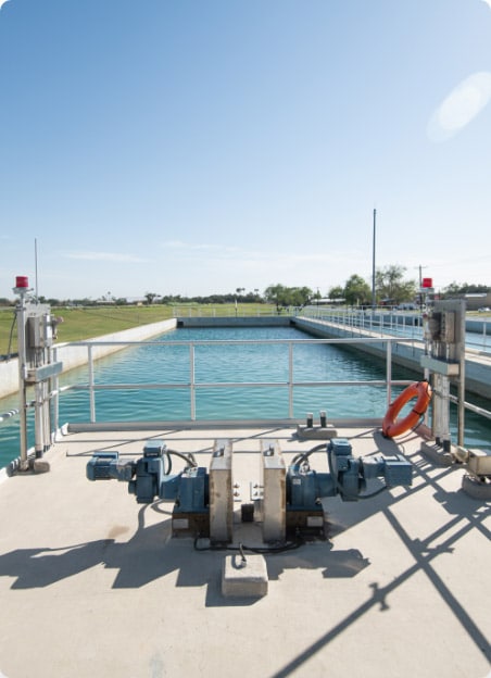 water filtering pool