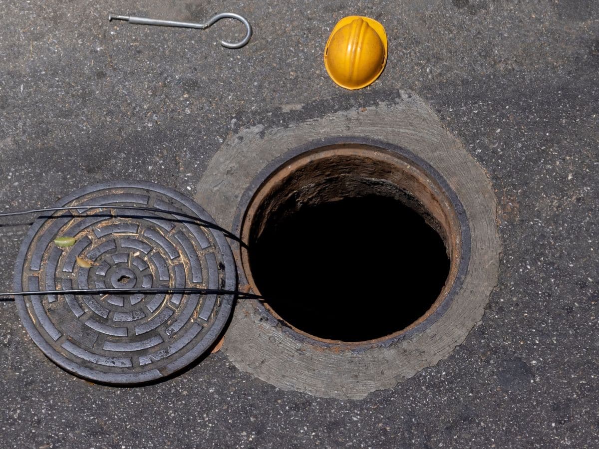 manhole neioghborhood