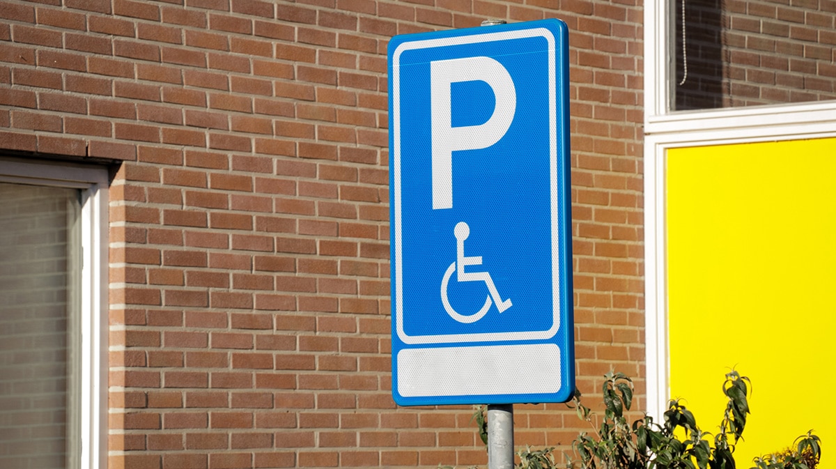 parking sign neighborhood