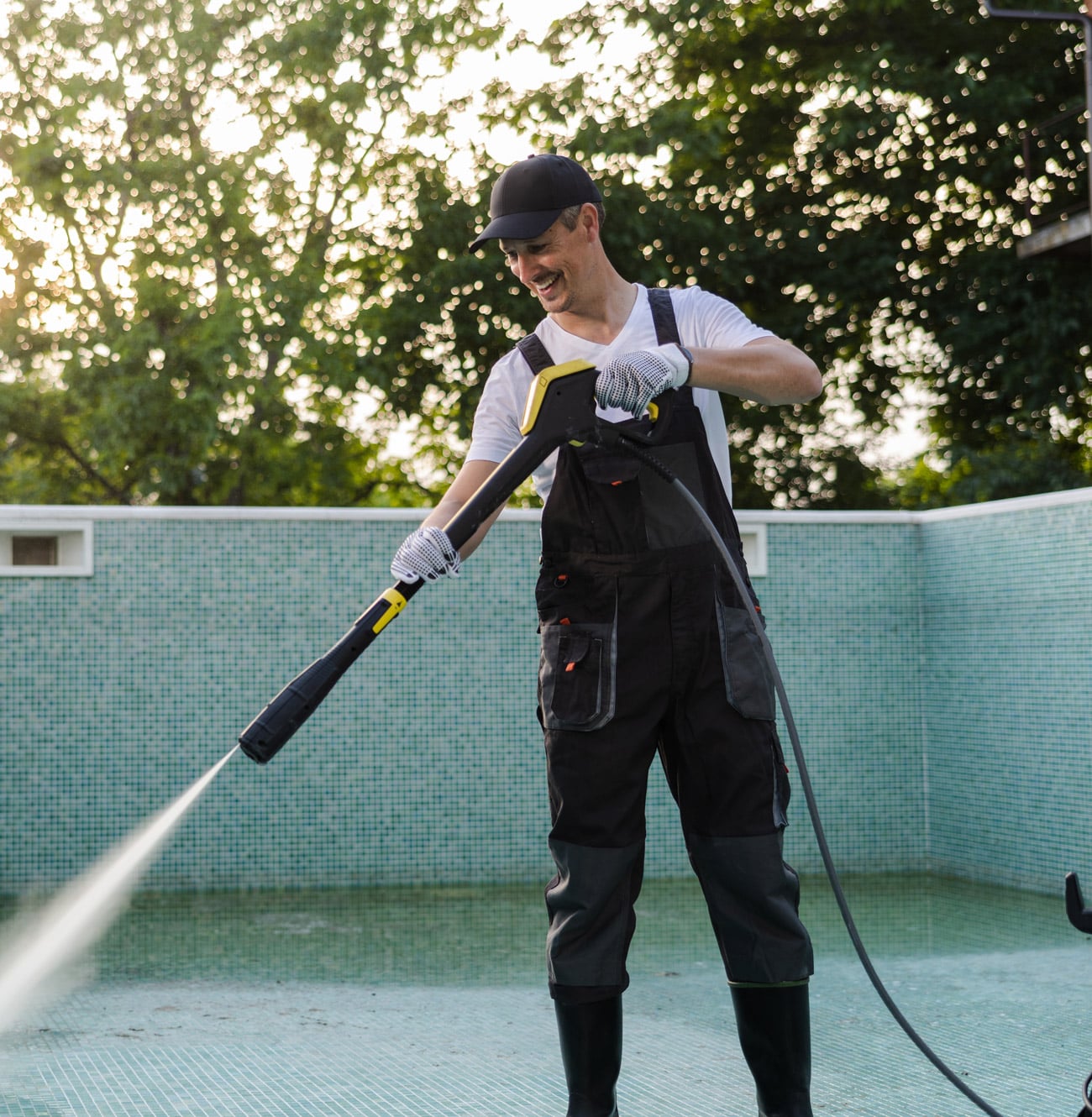 pressure washing pool